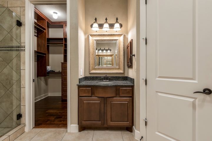 Primary Bath, Vanity