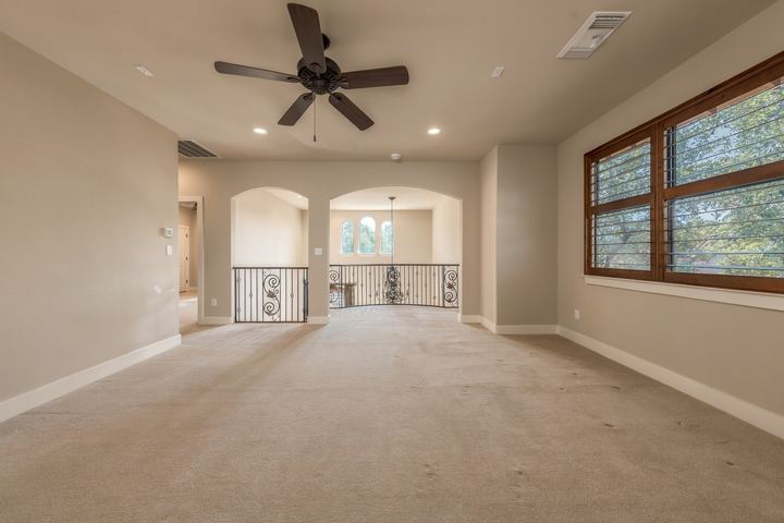 Sitting Room to the Landing