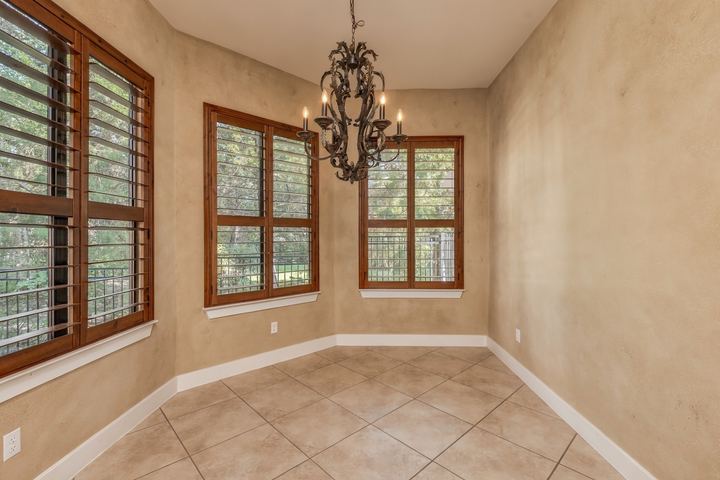 Dining Area, Windows